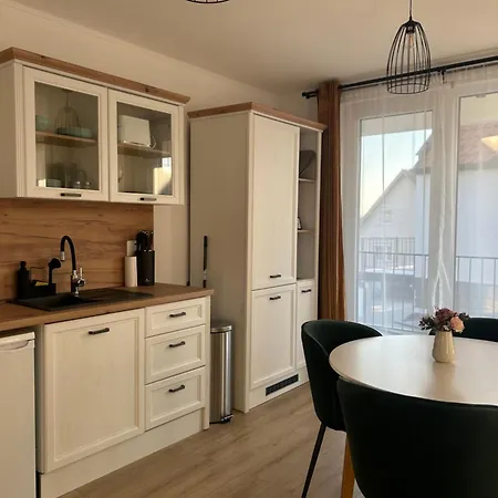 Major Apartmanhaz ティハニ